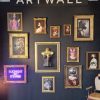 Super-Seat | "Wall to Wall ART voor je bedrijf" | Kleurrijke houten stoel, metalen poten, speels en artistiek design. | Horecameubilair