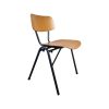 Super-Seat | The Mexx Industrial stackable school chairs | Chaises avec assise et dossier en bois et structure en métal bleu. | Mobilier de restauration