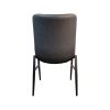 Super-Seat | The Houston chaises empilables noires pour l'horeca | Zwarte metalen poten, moderne zwarte stoffen bekleding, stapelbare horeca stoelen. | Horecameubilair