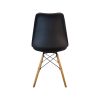 Super-Seat | The Eames retro design kuipstoelen zwart | Zwarte kunststof kuipstoel met houten poten en zwarte metalen draagstangen. | Horecameubilair